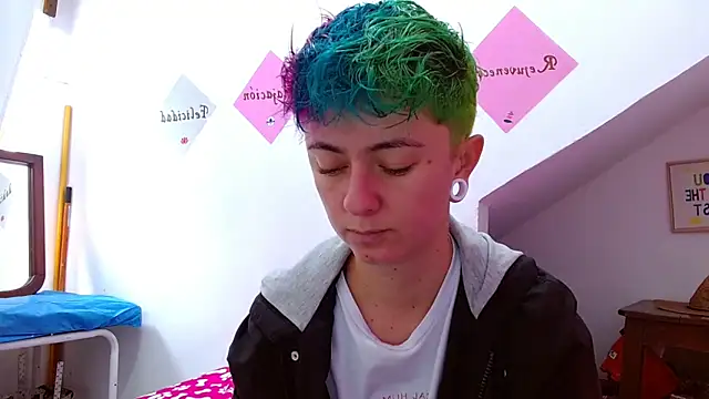 tomboyblue online show from 10/28/25, 01:58