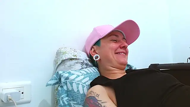 tomboyblue online show from 02/06/26, 06:11