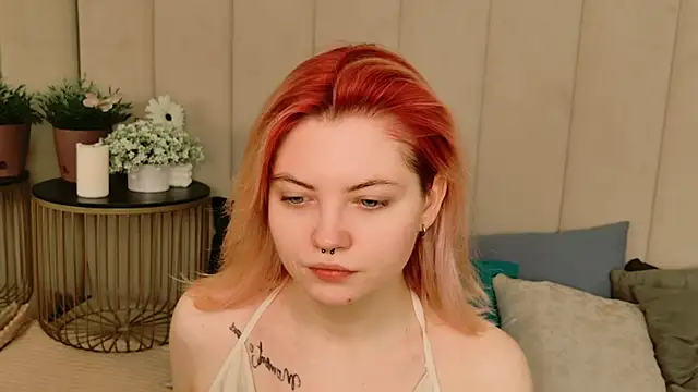 Snapshot of Lisa_Adam chatting on 11/25/25, 05:02 Lisa Adam online show from 11/25/25, 05:02