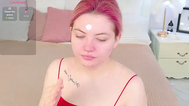 Snapshot of Lisa_Adam chatting on 11/28/25, 05:04 Lisa Adam online show from 11/28/25, 05:04