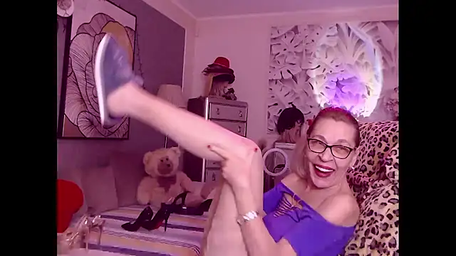 Snapshot of HornyMilf_555 chatting on 01/09/26, 03:48 HornyMilf 555 online show from 01/09/26, 03:48