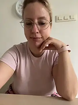 MariaValentine online show from 02/05/26, 07:46