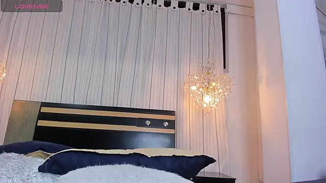 Snapshot of DahianaLincoln chatting on 01/28/25, 07:53 DahianaLincoln online show from 01/28/25, 07:53