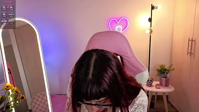 Snapshot of violet_ch chatting on 06/16/26, 08:33 violet ch online show from 06/16/26, 08:33