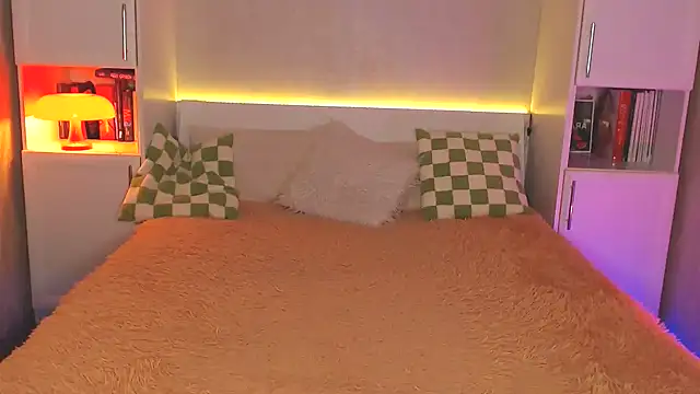 Snapshot of Leaaaaaaaaa chatting on 02/03/25, 05:35 Leaaaaaaaaa online show from 02/03/25, 05:35