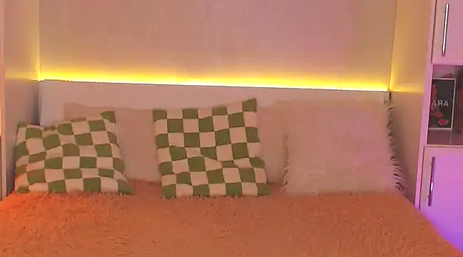 Snapshot of Leaaaaaaaaa chatting on 02/13/25, 05:33 Leaaaaaaaaa online show from 02/13/25, 05:33