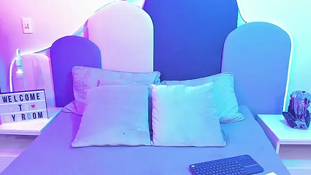 SophieGomez22 online show from 02/07/25, 01:11