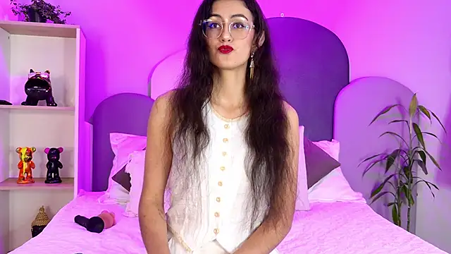 Snapshot of SophieGomez22 chatting on 05/02/26, 11:15 SophieGomez22 online show from 05/02/26, 11:15