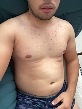 Snapshot of kralbenim26 chatting on 12/21/25, 01:40 kralbenim26 online show from 12/21/25, 01:40