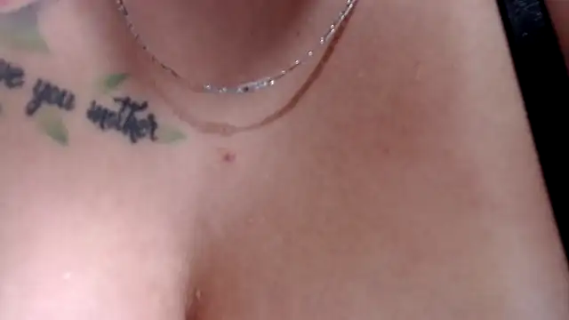 Snapshot of SOPHIA_SQUIRTPUSSY chatting on 05/18/26, 12:18 SOPHIA SQUIRTPUSSY online show from 05/18/26, 12:18