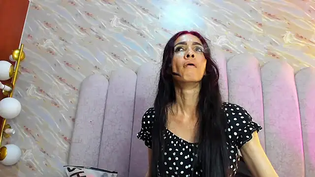 Snapshot of kathy-steven chatting on 04/18/26, 12:58 kathy-steven online show from 04/18/26, 12:58