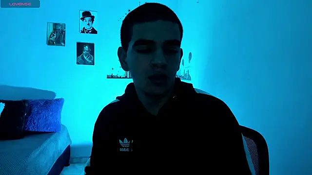 Snapshot of Ares_Johnson chatting on 01/08/25, 12:05 Ares Johnson online show from 01/08/25, 12:05