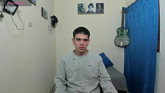 Snapshot of Ares_Johnson chatting on 02/09/25, 01:22 Ares Johnson online show from 02/09/25, 01:22