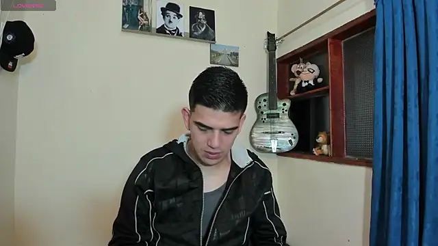 Snapshot of Ares_Johnson chatting on 03/04/25, 12:33 Ares Johnson online show from 03/04/25, 12:33