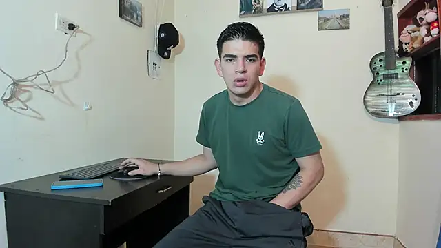 Snapshot of Ares_Johnson chatting on 03/12/25, 11:31 Ares Johnson online show from 03/12/25, 11:31