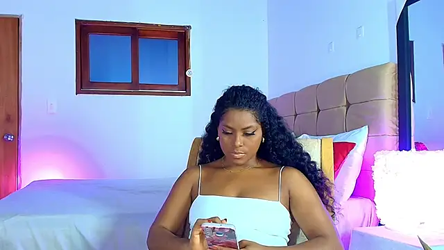 Snapshot of PaoL22 chatting on 02/03/25, 03:53 PaoL22 online show from 02/03/25, 03:53