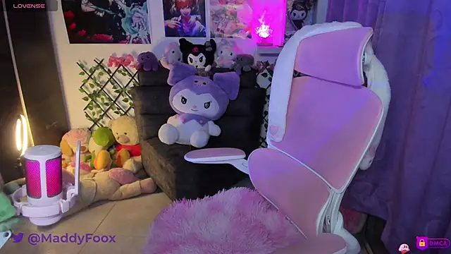MaddyFooxx online show from 04/16/26, 01:17