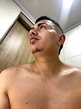 Snapshot of DanielGomez9 chatting on 12/02/24, 02:42 DanielGomez9 online show from 12/02/24, 02:42