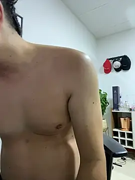 Snapshot of DanielGomez9 chatting on 01/21/25, 12:18 DanielGomez9 online show from 01/21/25, 12:18