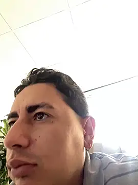 Snapshot of DanielGomez9 chatting on 03/14/25, 09:54 DanielGomez9 online show from 03/14/25, 09:54