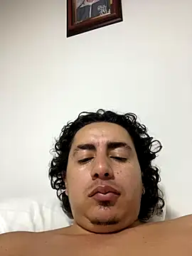 Snapshot of DanielGomez9 chatting on 11/03/25, 02:24 DanielGomez9 online show from 11/03/25, 02:24