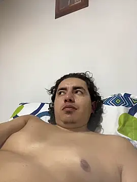 Snapshot of DanielGomez9 chatting on 12/01/25, 06:40 DanielGomez9 online show from 12/01/25, 06:40