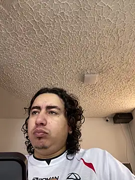 Snapshot of DanielGomez9 chatting on 03/13/26, 02:01 DanielGomez9 online show from 03/13/26, 02:01