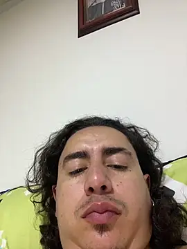 Snapshot of DanielGomez9 chatting on 03/17/26, 04:17 DanielGomez9 online show from 03/17/26, 04:17