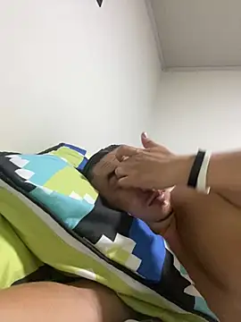 Snapshot of DanielGomez9 chatting on 03/23/26, 02:26 DanielGomez9 online show from 03/23/26, 02:26