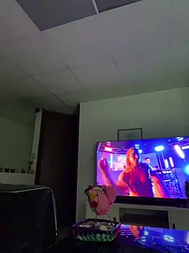 Snapshot of DanielGomez9 chatting on 03/26/26, 06:19 DanielGomez9 online show from 03/26/26, 06:19