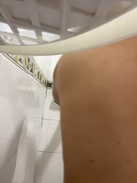 Snapshot of DanielGomez9 chatting on 04/07/26, 01:22 DanielGomez9 online show from 04/07/26, 01:22