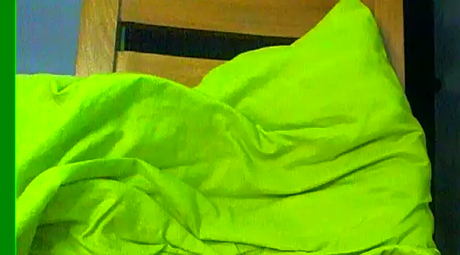 Snapshot of Ian_zaenzz chatting on 12/18/24, 10:35 Ian zaenzz online show from 12/18/24, 10:35