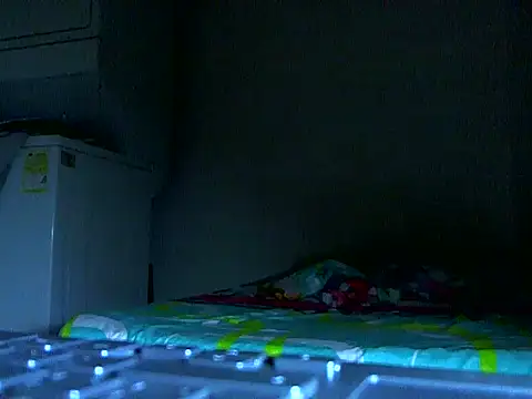 Snapshot of Ian_zaenzz chatting on 10/20/25, 07:36 Ian zaenzz online show from 10/20/25, 07:36