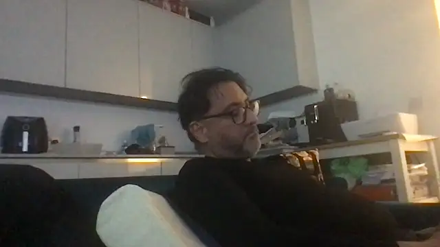 Robin007 online show from 10/31/25, 02:29