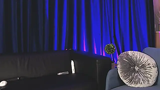 Snapshot of RosaCatalleya chatting on 02/04/26, 05:13 RosaCatalleya online show from 02/04/26, 05:13