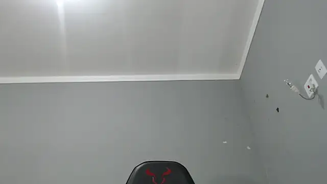 Livia Diaz online show from 12/21/25, 03:35