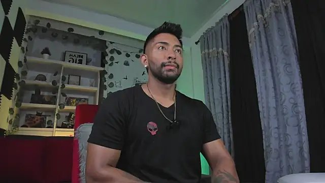 Couple muscle1 online show from 01/13/26, 08:47