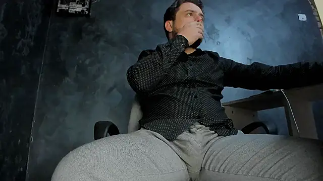 Snapshot of Master_Mark_Wayne chatting on 02/17/26, 01:18 Master Mark Wayne online show from 02/17/26, 01:18