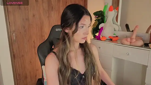 Snapshot of jessy__01 chatting on 10/28/25, 01:53 jessy 01 online show from 10/28/25, 01:53