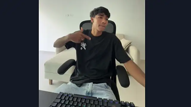 Tyler prince online show from 11/27/25, 06:43