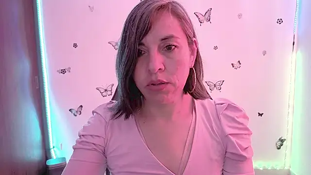 Lady breaks hearts online show from 02/25/26, 01:32