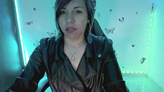 Lady breaks hearts online show from 02/28/26, 09:43