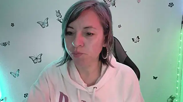 Snapshot of Lady_breaks_hearts chatting on 03/17/26, 01:14 Lady breaks hearts online show from 03/17/26, 01:14