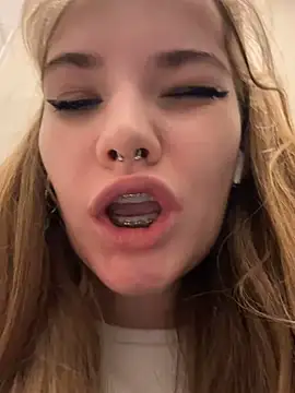 Holy Tereza online show from 12/03/24, 03:44