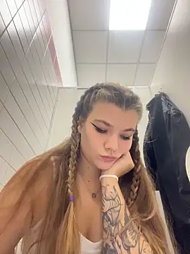 Holy Tereza online show from 11/02/25, 03:36