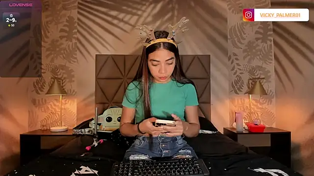 Vicky Palmer online show from 12/16/24, 08:48