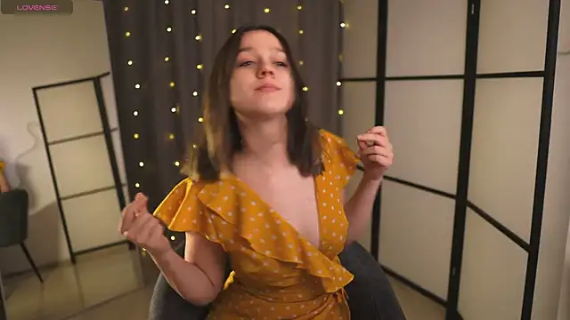 Addelin Moon online show from 02/01/25, 04:22