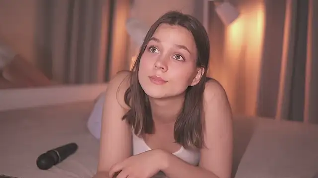 Addelin Moon online show from 03/05/25, 04:02