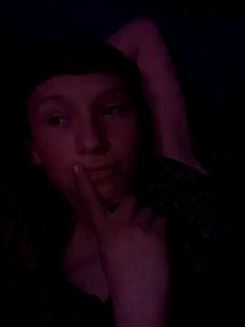 Snapshot of babylexx_18 chatting on 09/11/25, 12:44 babylexx 18 online show from 09/11/25, 12:44