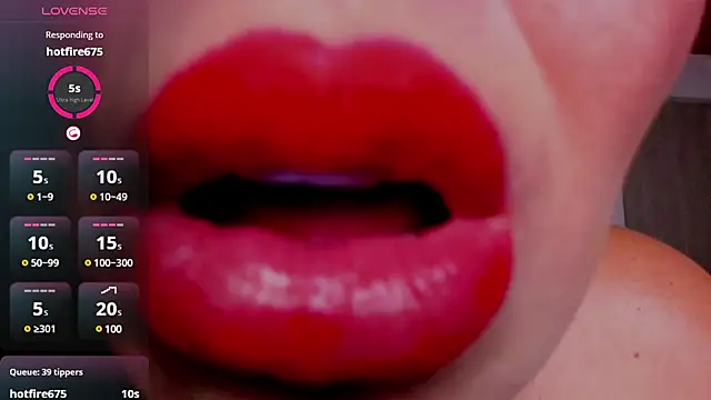 Snapshot of charlottemeyerr chatting on 01/14/25, 10:23 charlottemeyerr online show from 01/14/25, 10:23